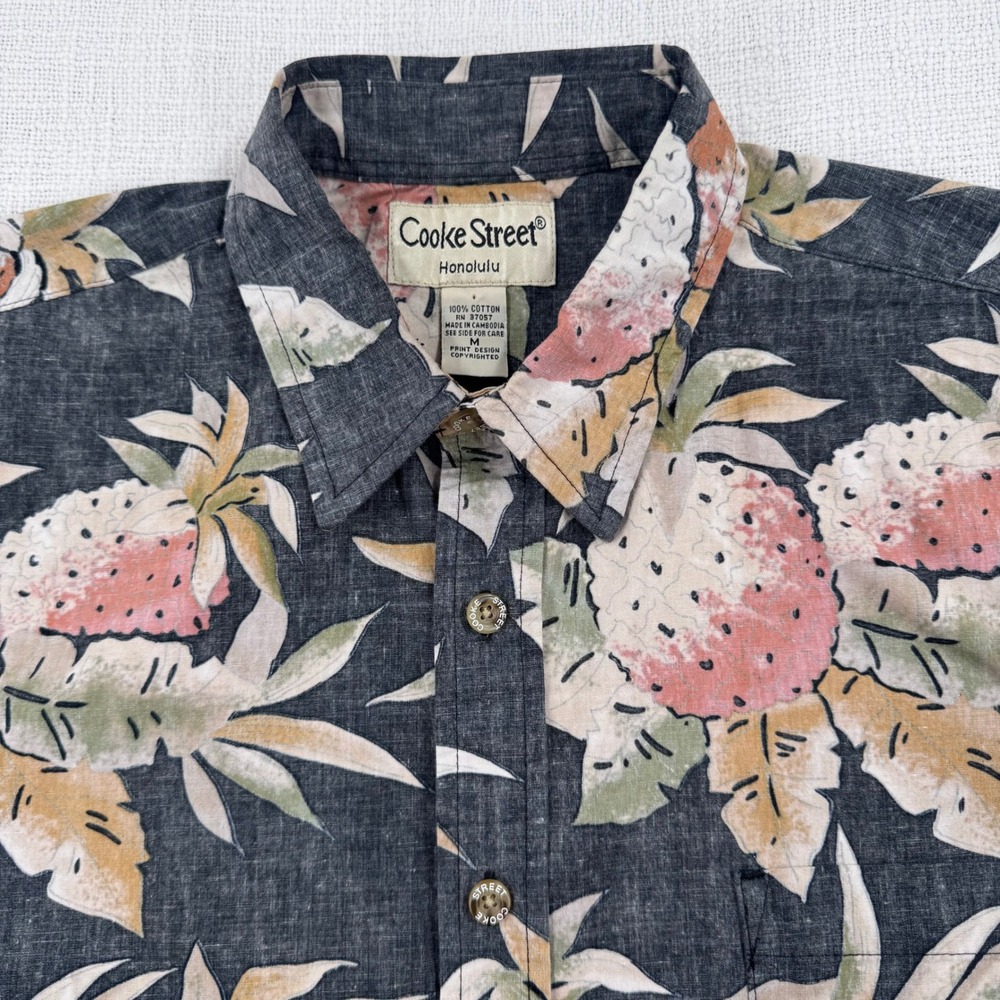 Cooke Street Honolulu Mens M Pineapple Tropical Hawaiian Reverse Print‎ Shirt